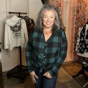 Heimish plaid check teal top